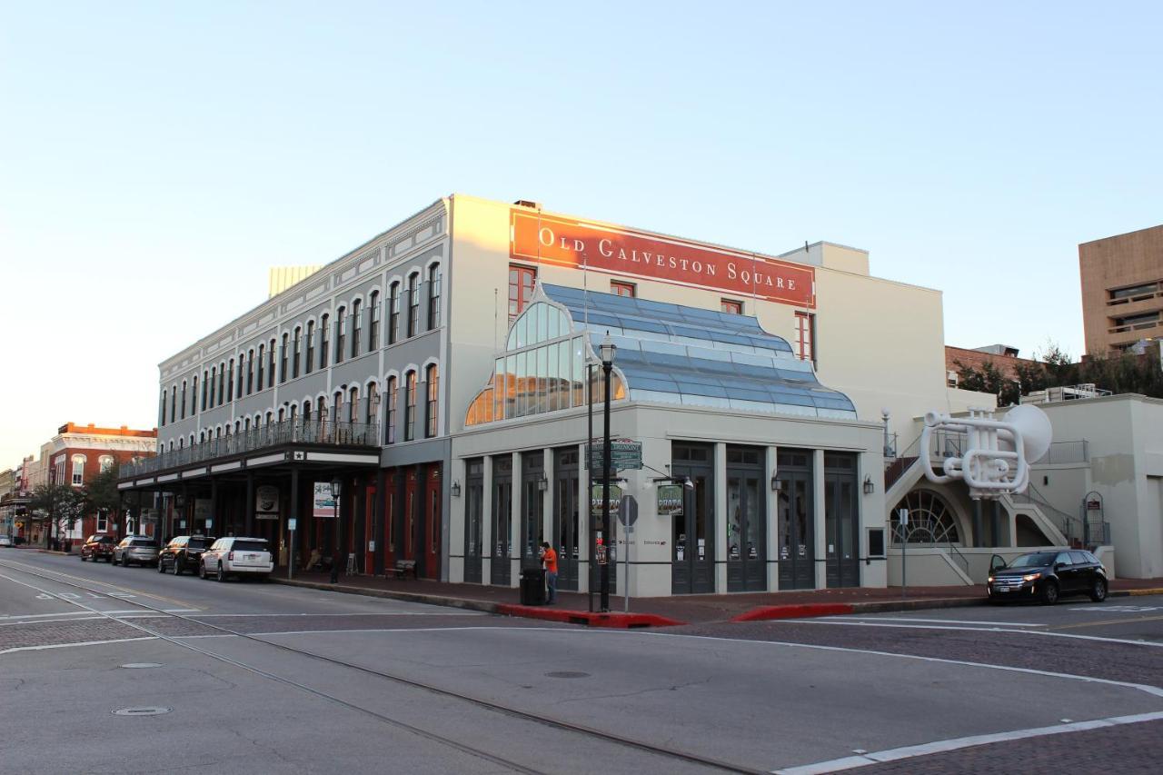 Heart Of Galveston Stylish Apt Near Attractions Exterior photo